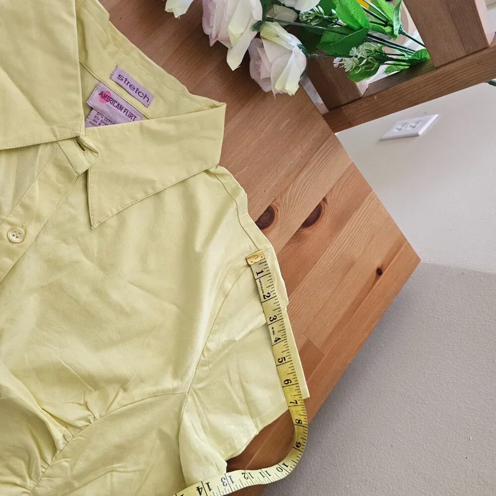 American Flirt - Women's Easy-Care Basic Collared Button Down  Shirts Short Slee - Picture 3 of 8